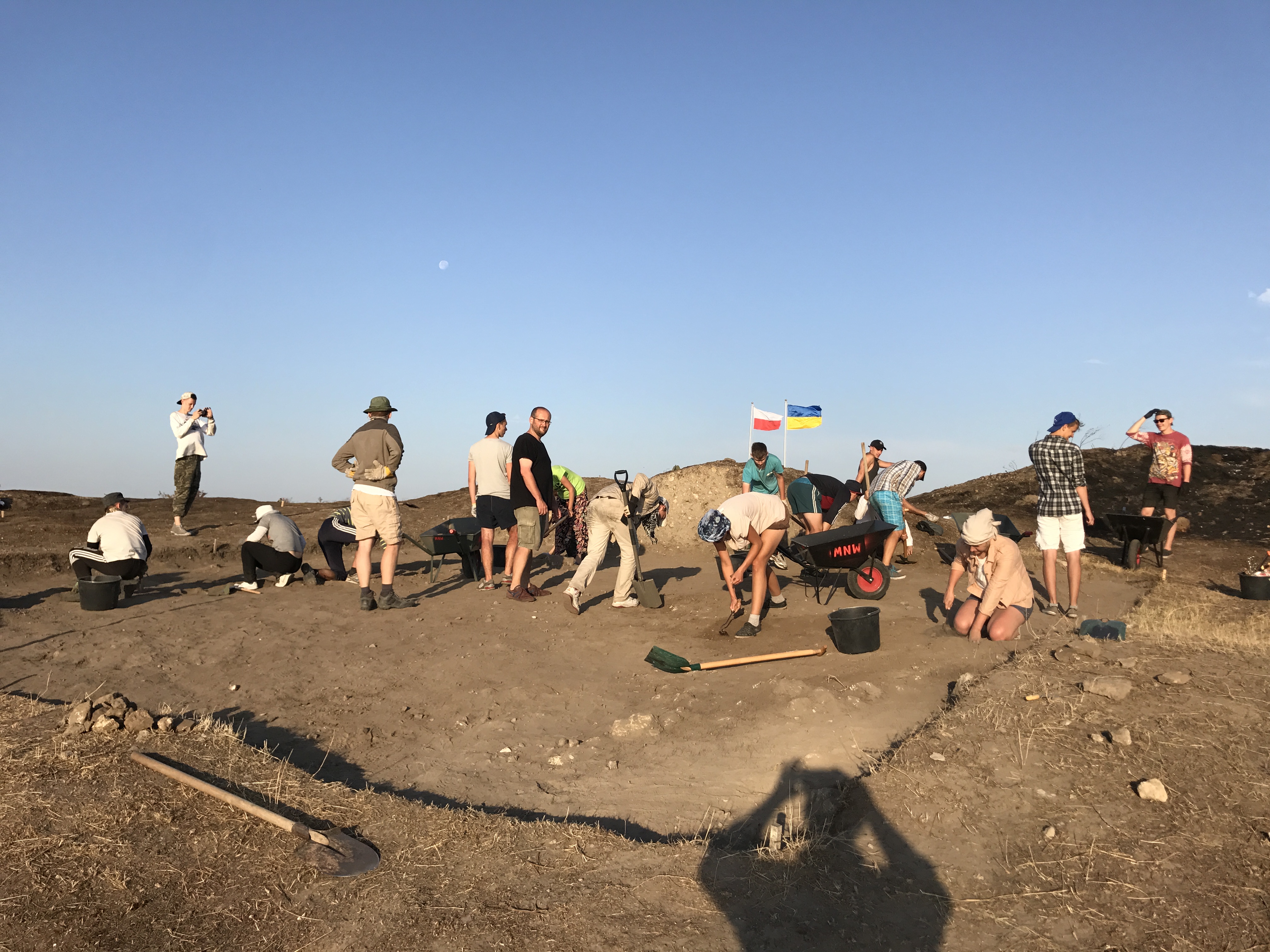 Украинские практиканты, работающие в раскопе
